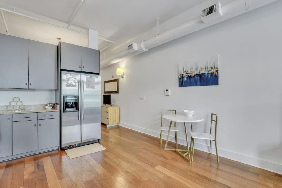 Lush Savannah Loft - Near Plant Riverside District Luaran gambar